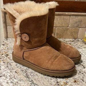 Ugg Bailey Button boots size 9